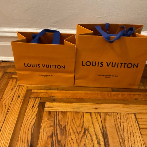 Louis Vuitton small bags - Picture 1 of 5
